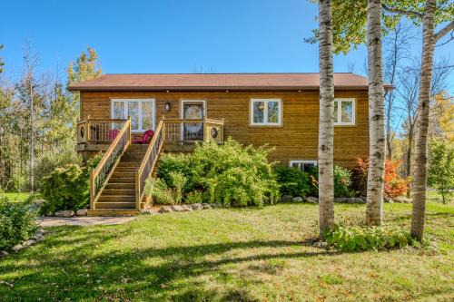 Miller Lake Casa | Black Bear - Cozy 4-season Cottage W Hot Tub
