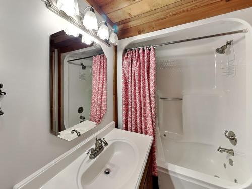 Cosby Casa | Black Bear Lodge