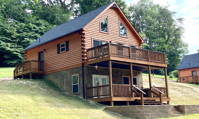 Townsend Cabina | Black Bear Retreat 2Bed 2Bath Cabin Near Bike Trail