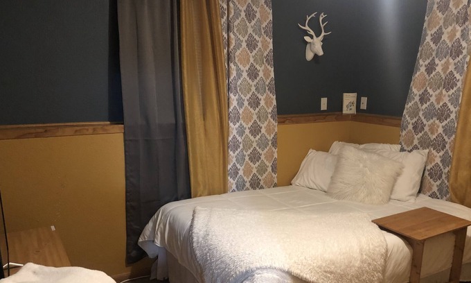 Rapid Valley Casa | Brooke's Best Value Inn-The Blue Room