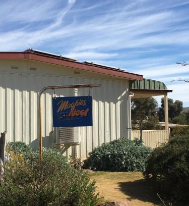 Orroroo Casa | Black Jack Get-A-Way "Magpies Nest"