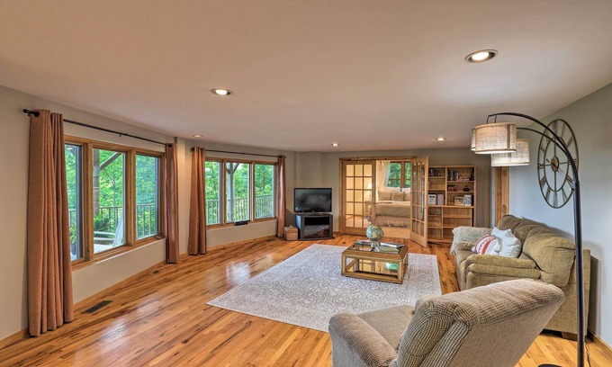 Laurel Ridge Casa | Black Mountain Gem w/ Inviting Deck & Scenic Views