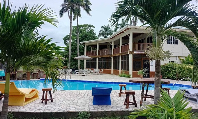 Burrell Boom Cabina | Black Orchid Resort