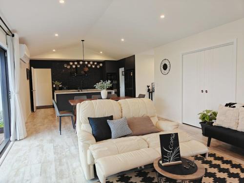 Prebbleton Casa | Black Pearl-4 bedroom brand new designer house
