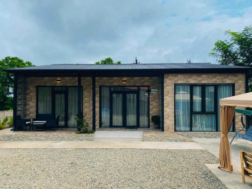Magnetiti Casa | Black Pearl In Ureki