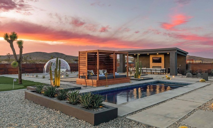 Joshua Tree Casa | BLACK SKY HOUSE (Pool/Spa/BocceBall/EV Charger)