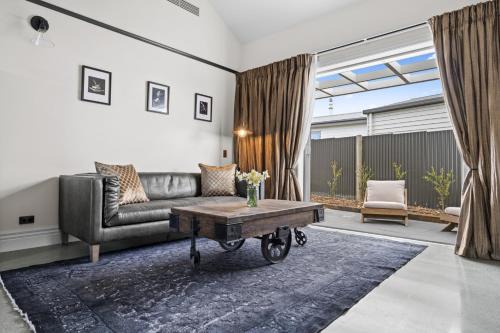 Twizel Casa | Black Stilt Cottage, luxury stay in Twizel