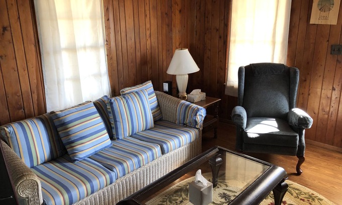 Kitty Hawk Cabaña | BlackBeard's Retreat - Historic and Pet Friendly by RedAwning