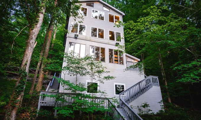 Silver Point Chalet De Esquí | Disfrute de una vista desde esta casa frente al mar