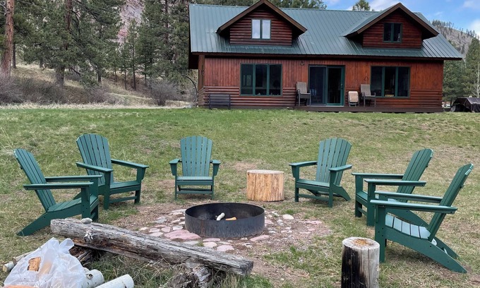 Greenough Cabina | Blackfoot River Retreat, an unmatched Montana getaway.