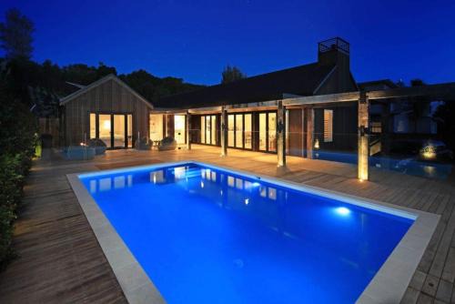 Blackpool Casa | Blackpool Boathouse - Stay Waiheke
