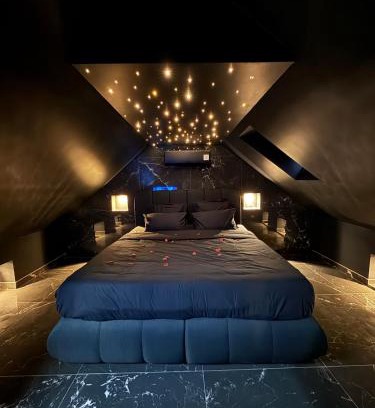 Belfort Apartamento | BlackRoom - Balnéo - Ciel étoilé