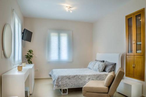 Methana Apartamento | Blanca Serenidad Luxury Apartment