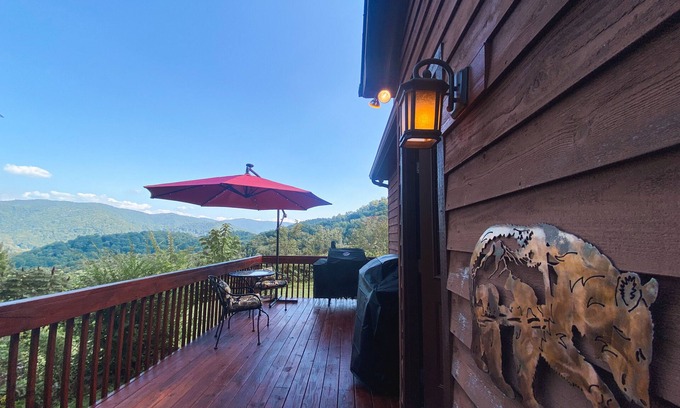 Hot Springs Casa | “Blessed View” Nostalgic Mountain House with gorgeous view!