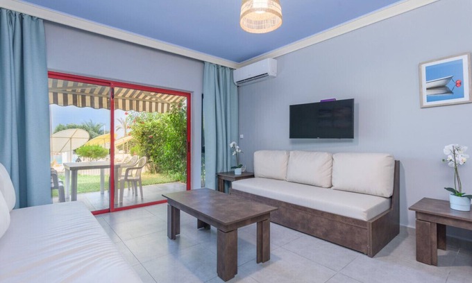 Batroun Apartamento | Bliss Aqua 11 - One BR Chalet at Aqualand Hotel & Resort