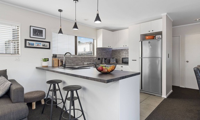 Mount Maunganui Casa | Bliss.....Classic chilled beach house two minutes walk or 200 m from the beach