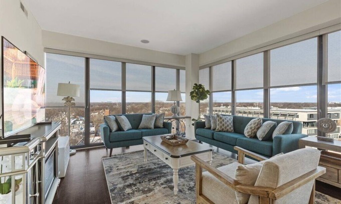 Evanston Apartamento | "Bliss of Evanston" 180°view, 2BDR +2Bath UrbanLux