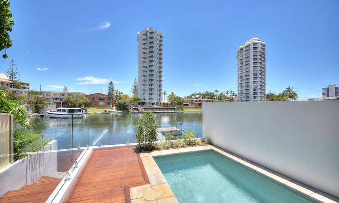Surfers Paradise Villa | Bliss At Surfers Paradise