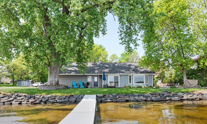 Oak Grove Casa | Blissful Getaway! Steps to shore, one level 2bd2ba