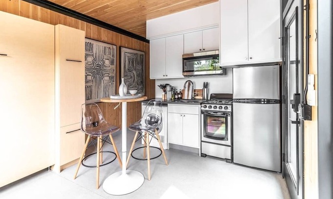 South Perry District Apartamento | BlockhouseLife Sustainable Tiny-Living! with Wi-Fi