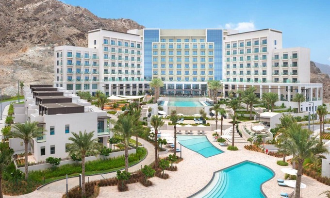 Sharm Apartamento | Bloomfields 2BR+Maid Address Beach Fujairah