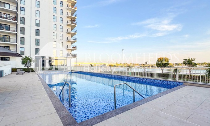 Abu Dhabi Apartamento | Bloomfields Royal 2Br Water edge