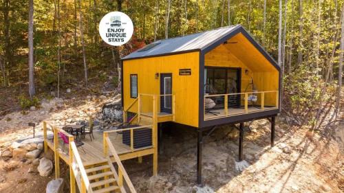 Wildwood Casa | Blooming Redbud Treehouse with private hot tub