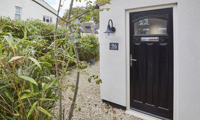 Guisborough Cabaña | Blossom Holiday Lets - 96 Roseberry Cottages