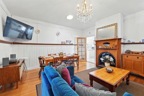 Nubeena Casa | Blossoms on the Bay - 4 Bedrooms