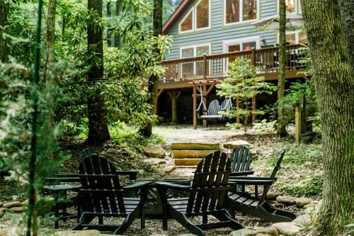 Blowing Rock Casa | Blowing Rock Getaway: Pet-Friendly Cabin for a Peaceful Mountain Retreat