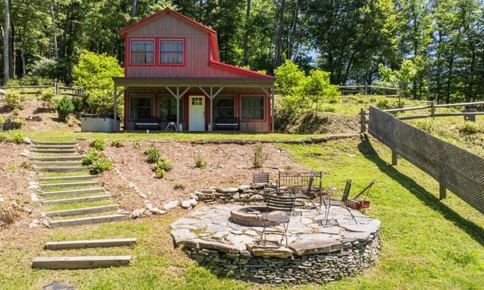 Blowing Rock Cabaña | Blowing Rock Sarah Janes Cottage at Doe Creek, Hot Tub, Pond, Acres to Explore!