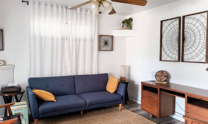 Hobbs Casa | BluByrdNest Cozy vintage/modern cottage decor home