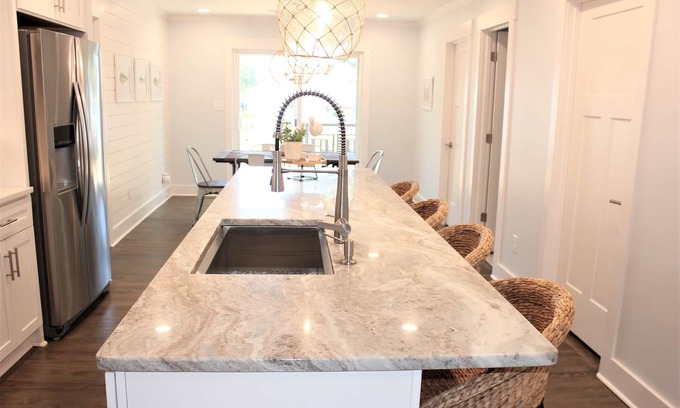 Morehead City Casa | BLUE BALLYHOO - Newly renovated! Bogue Sound view!