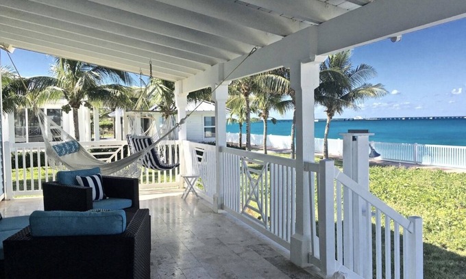 Alice Town Casa | Blue Beach Front Home at Resort World