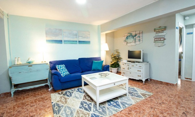 El Cabanyal Apartamento | BLUE BEACH HOUSE - Confortable. Perfecto para familias. Playa y WIFI.