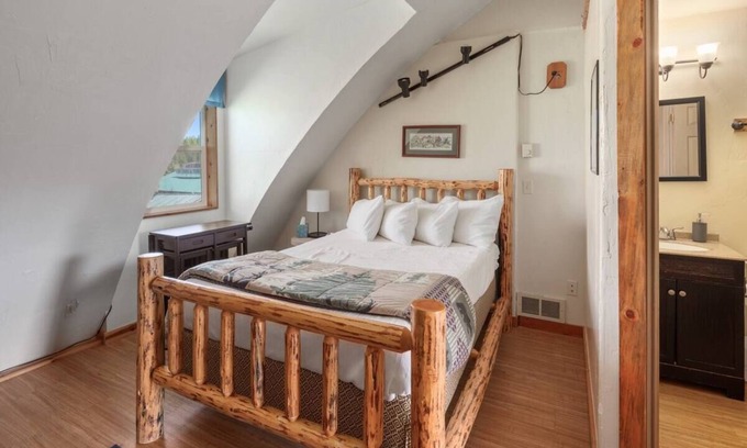 Coram Apartamento | Blue Bird Studio! 6 miles to Glacier National Park