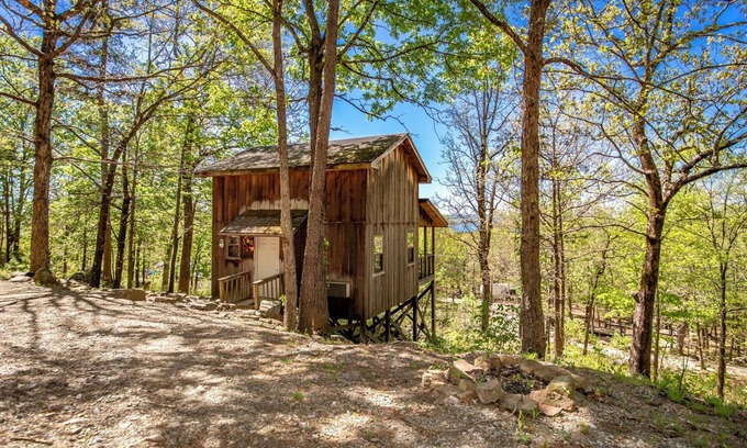 Edgemont Cabina | Blue Clouds Resort Rustic Charm