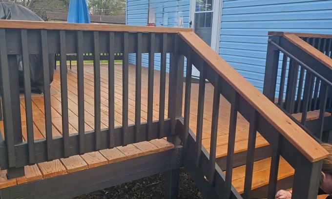 Logan Cabaña | Blue Cottage With Game Room Deck & Hot Tub