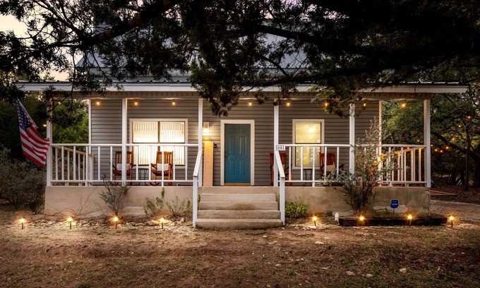 Canyon Lake Cabaña | Blue Door Cottage Family Game Room - Family Friendly!