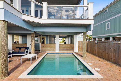 Panama City Beach Casa | Blue Heaven on the Beach Gulf Front Sleeps 20 6 Br Heated Private Pool