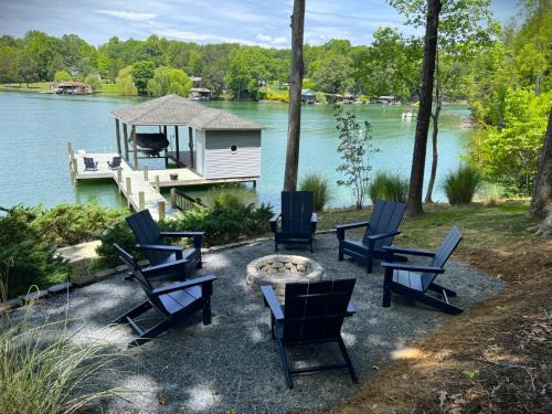 Smith Mountain Lake Casa | Blue Heron Cottage