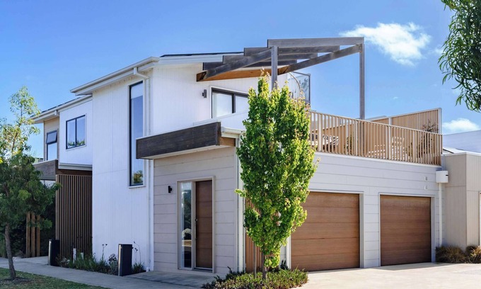 Torquay Apartamento | Blue Horizon Villa - Sunlit Terraces & Ocean Views