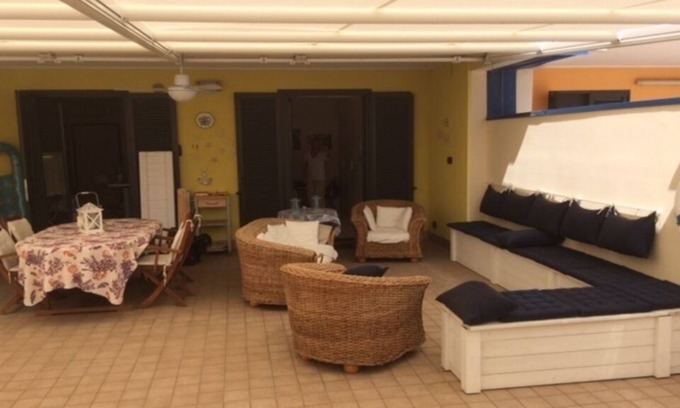 San Salvo Marina Apartamento | Azul como el mar, apartamento en planta baja con gran terraza.