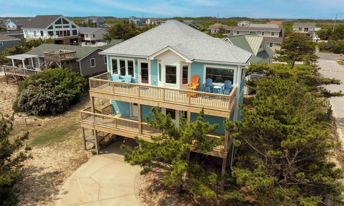 South Nags Head Casa | Blue Pearl: Steps to the Beach, Ocean Views, Spacious Decks