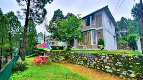 Lansdowne Apartamento | Blue Pine Orchards - Villas