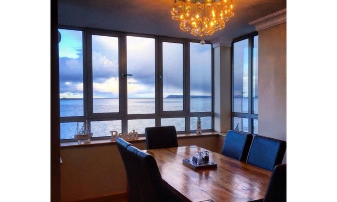 Portrush Apartamento | Blue Pool View has Uninterrupted sea views 2/bed apartment with balcony.
