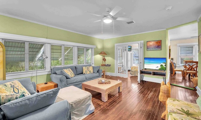 Tarpon River Casa | Blue Reverie - Downtown Cottage
