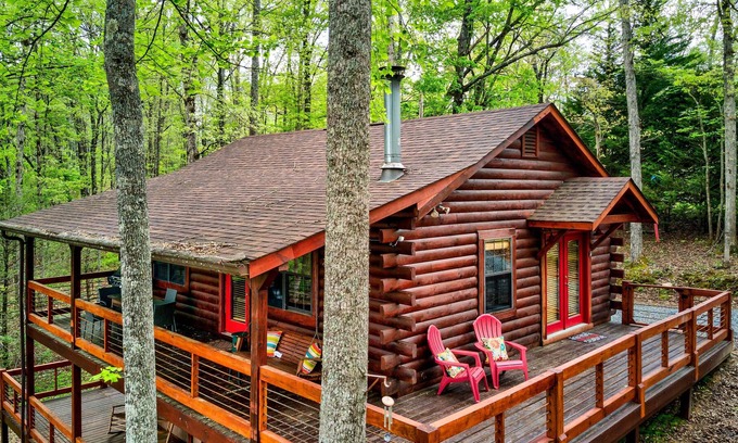 Epworth Cabina | Blue Ridge Cabin w/ Mountain Views & Fire Pit