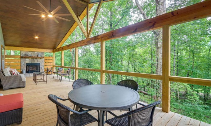 Epworth Casa | Blue Ridge Mountainside Cottage with Fire Pit!