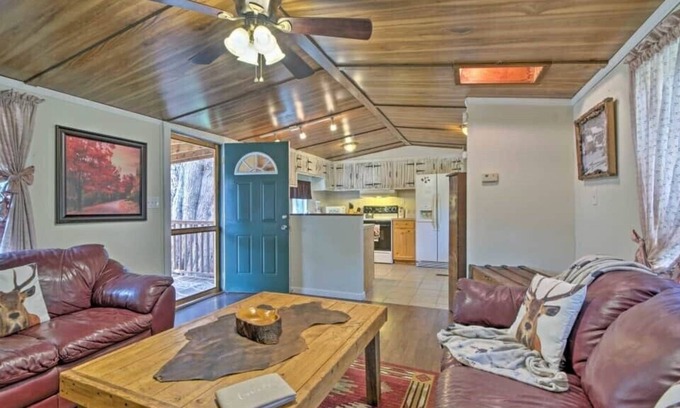 Waynesville Cabaña | Blue Ridge Parkway, Waynesville, Antiquing